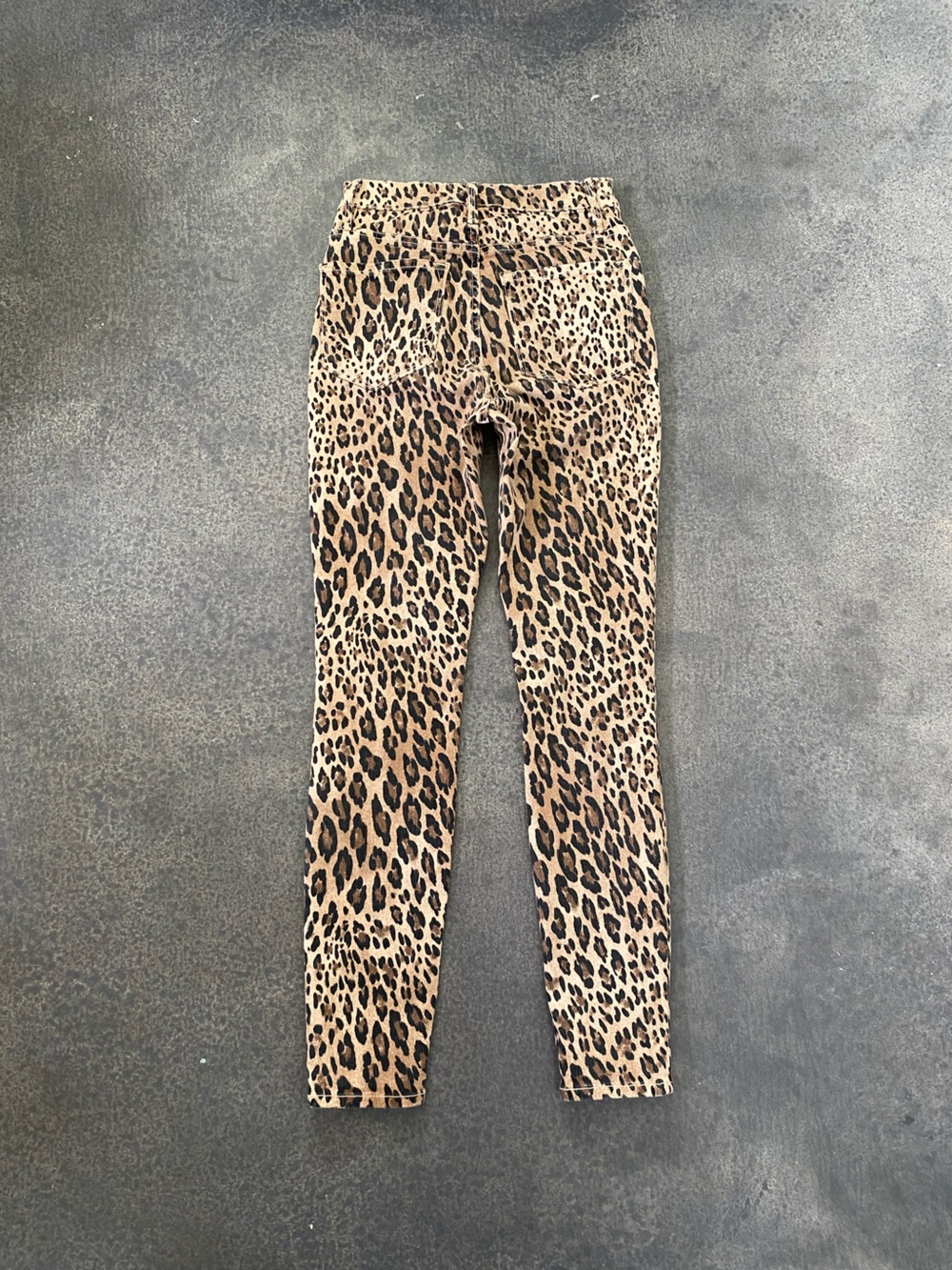 Frame Denim Leopard-Print Skinny Jeans in Tan and Black - Picture 6 of 6